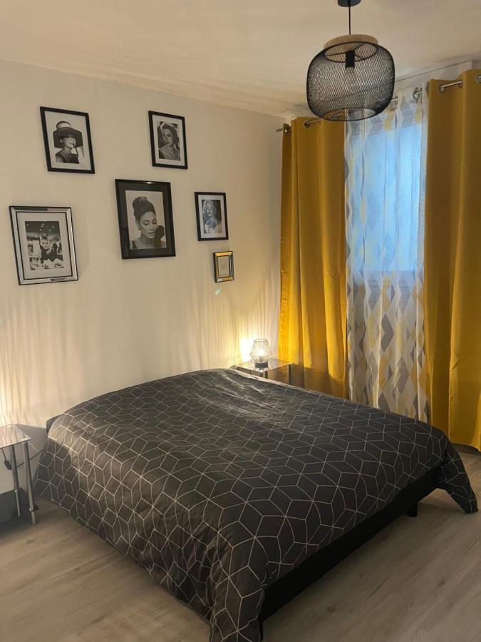 Le Mendes Apartment Evron Ngoại thất bức ảnh