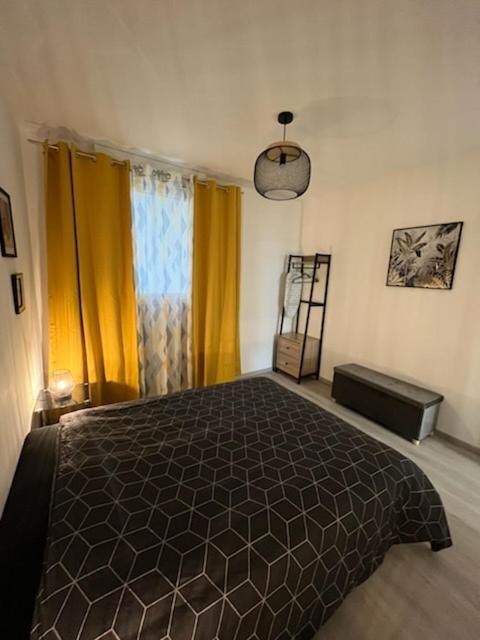 Le Mendes Apartment Evron Ngoại thất bức ảnh