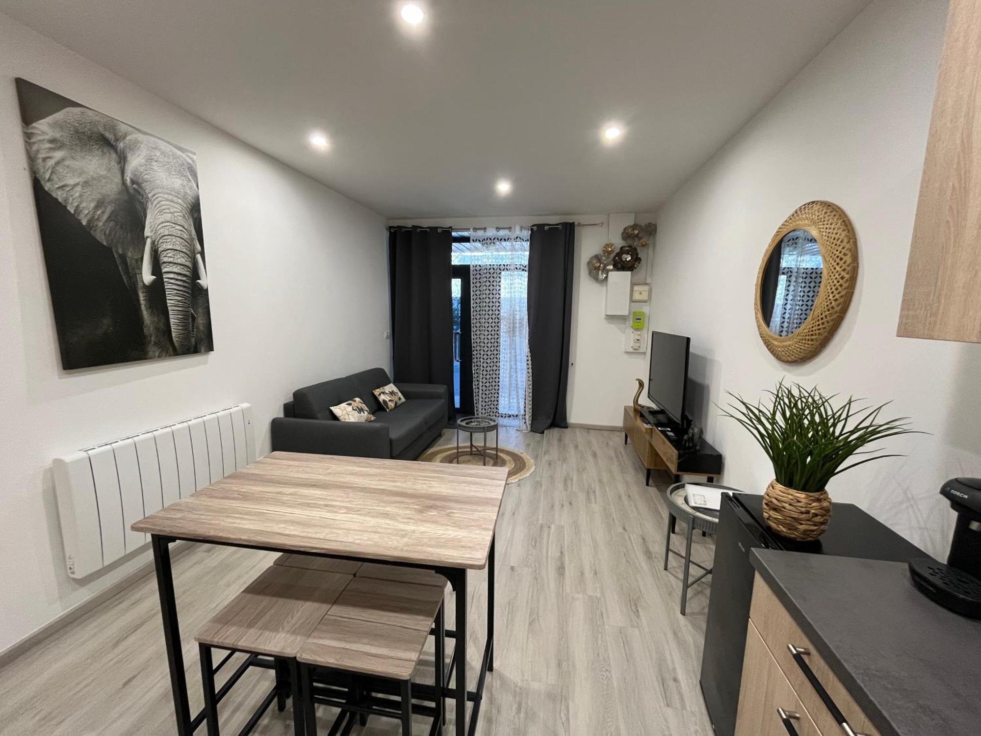 Le Mendes Apartment Evron Ngoại thất bức ảnh